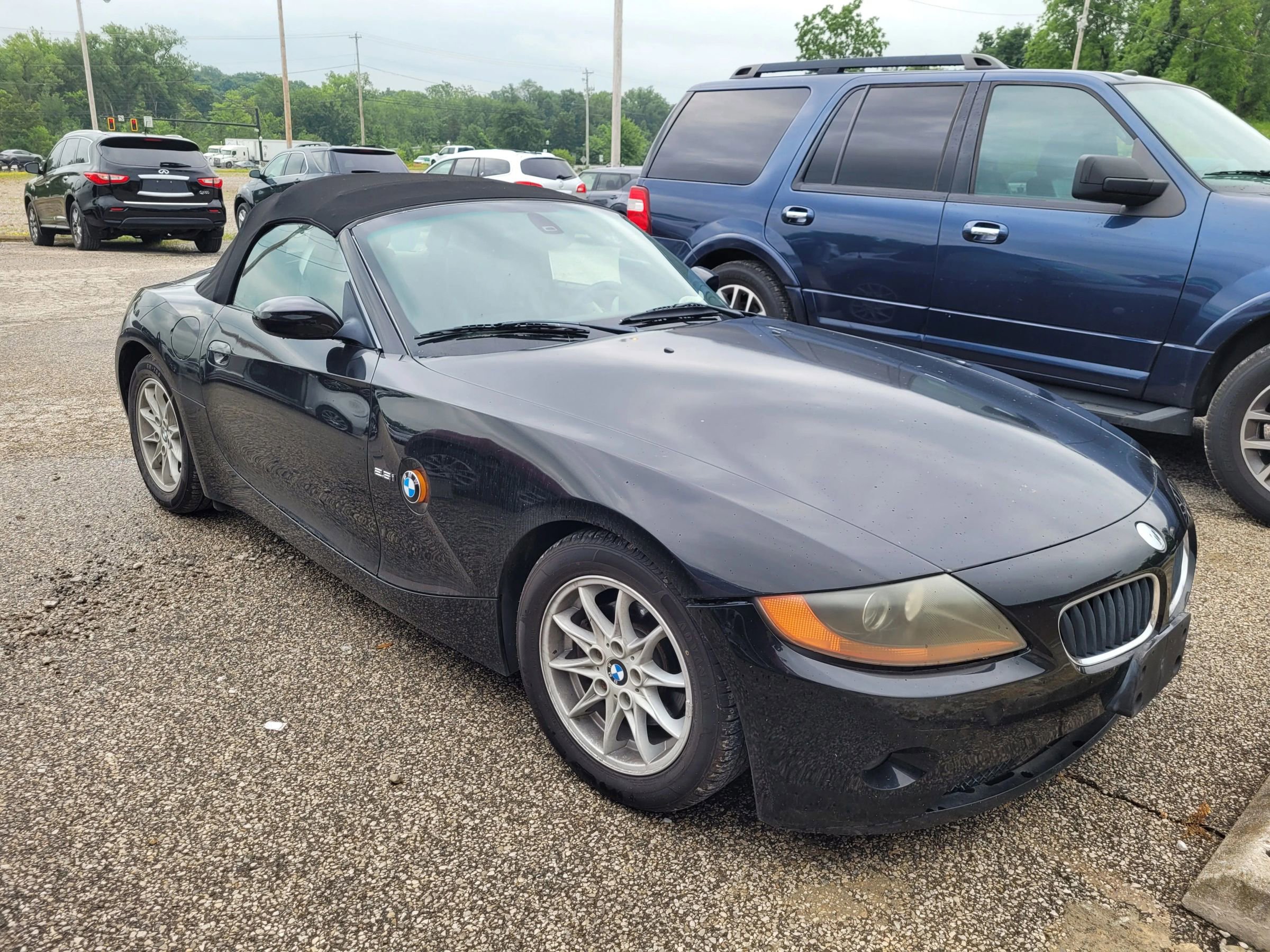 Used 2003 BMW Z4 2.5i image 2
