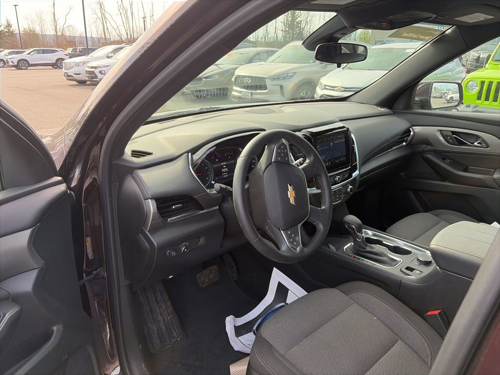 Used 2023 Chevrolet Traverse LT FWD image 5