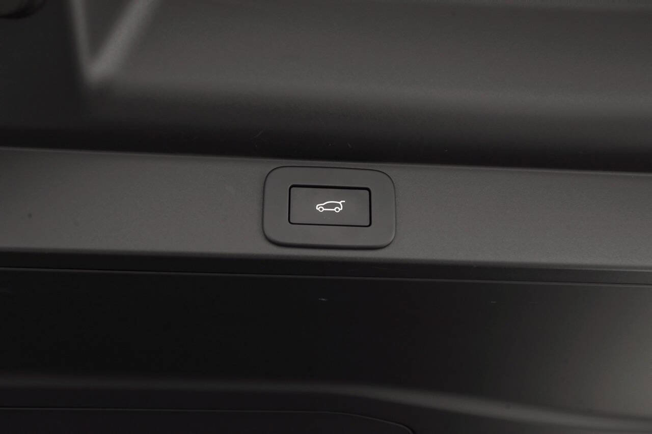 Used 2023 Land Rover Range Rover SE image 22