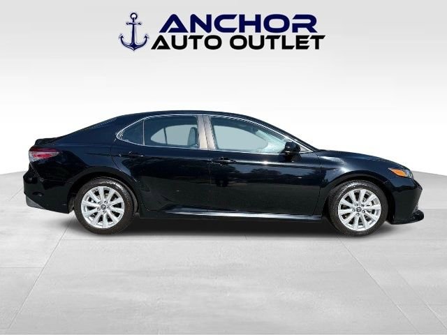 Used 2018 Toyota Camry LE FWD image 9