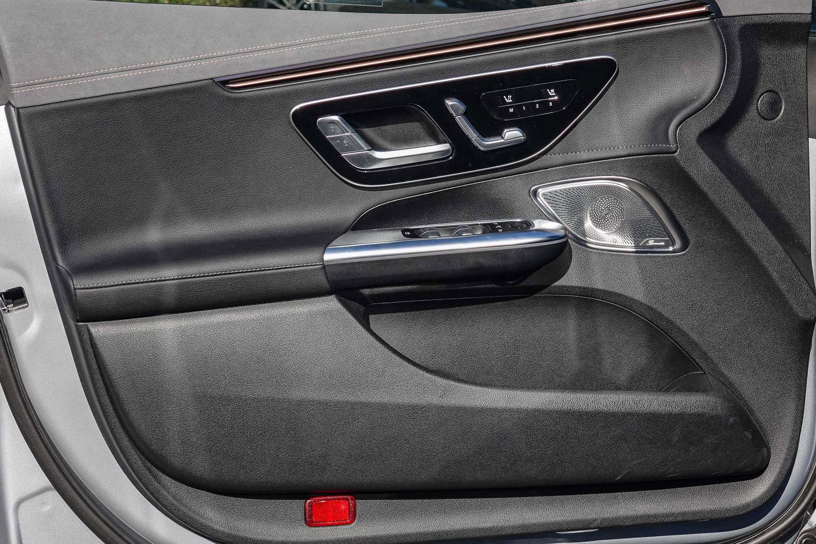 New 2024 Mercedes-Benz EQE 500 4MATIC Sedan image 18