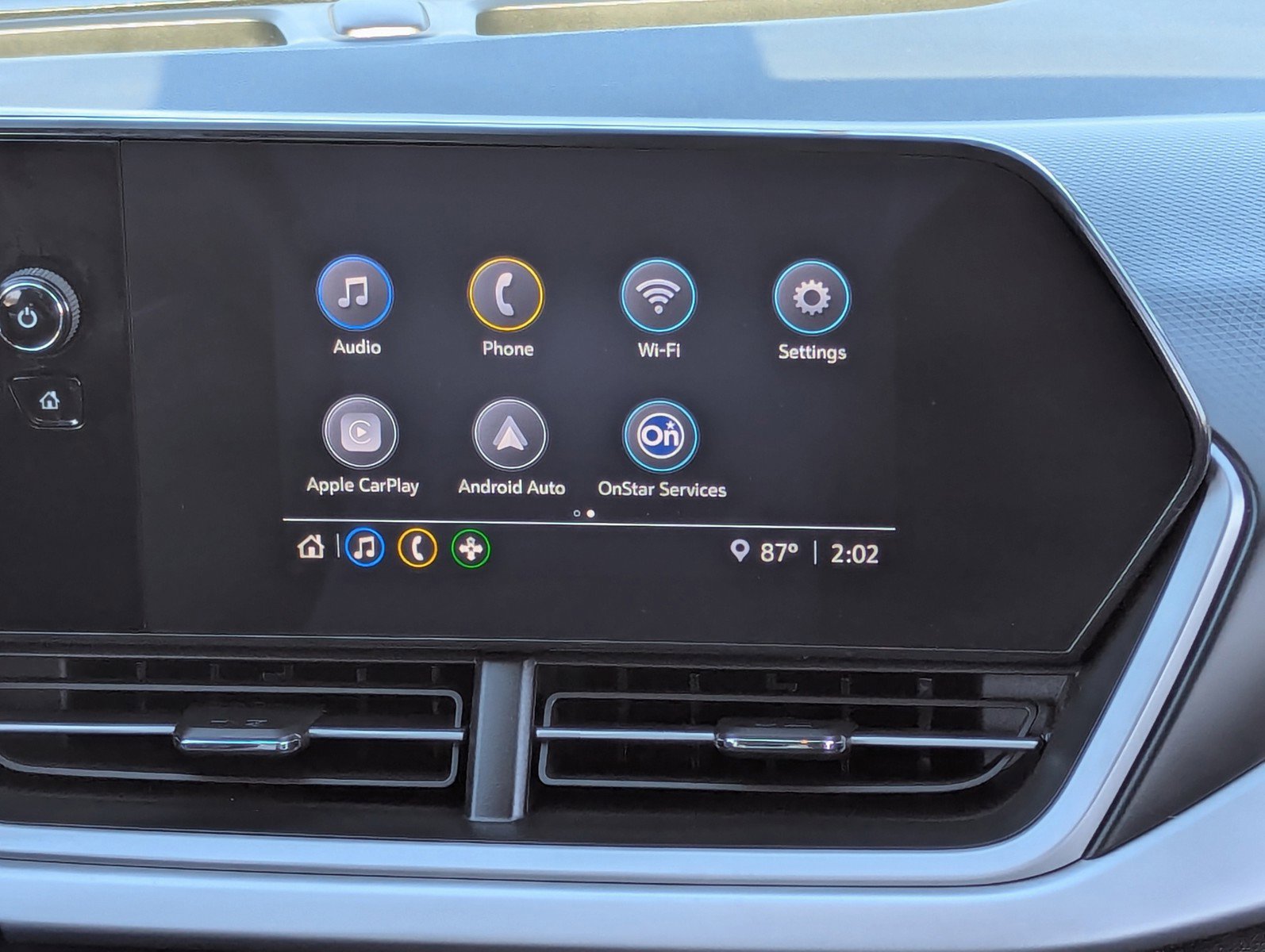 Certified 2024 Chevrolet Trax RS w/ Driver Confidence Package image 18