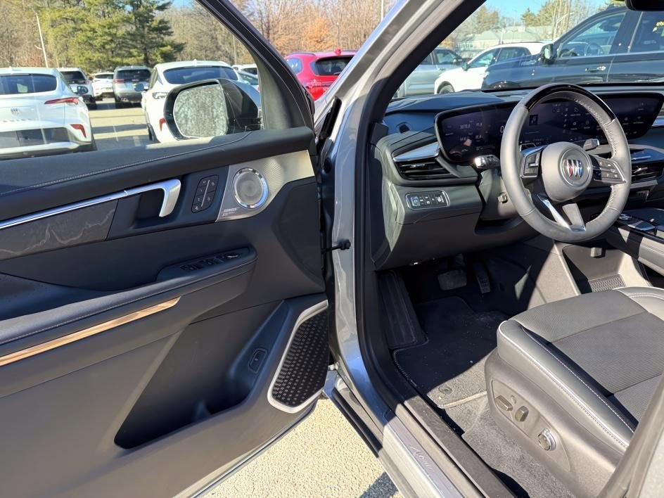 New 2026 Buick Enclave Avenir w/ Super Cruise Package image 12