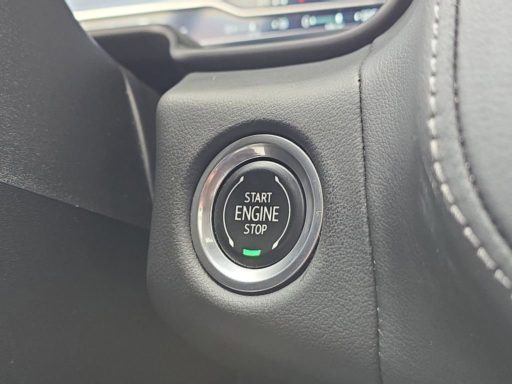 Used 2023 Chevrolet Suburban LT w/ LT Signature Plus Package image 25