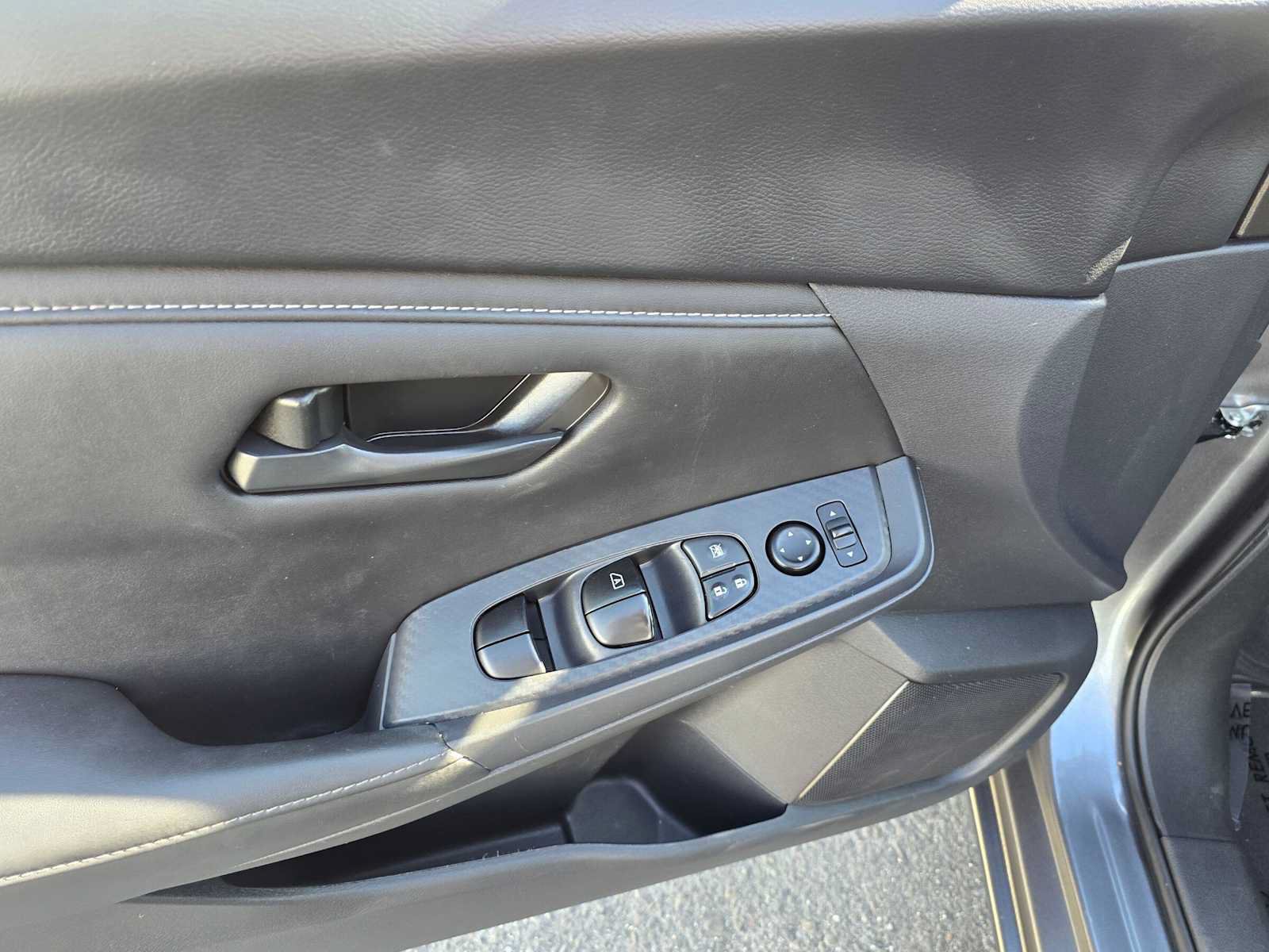 Used 2025 Nissan Sentra S FWD image 20