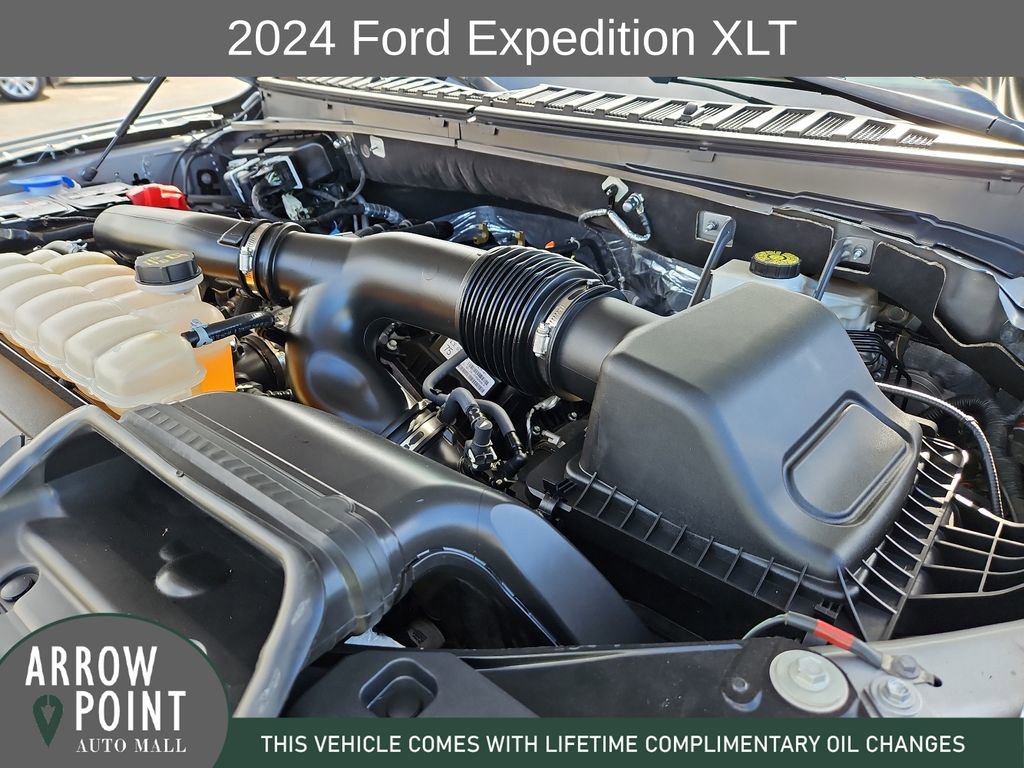Used 2024 Ford Expedition XLT image 14