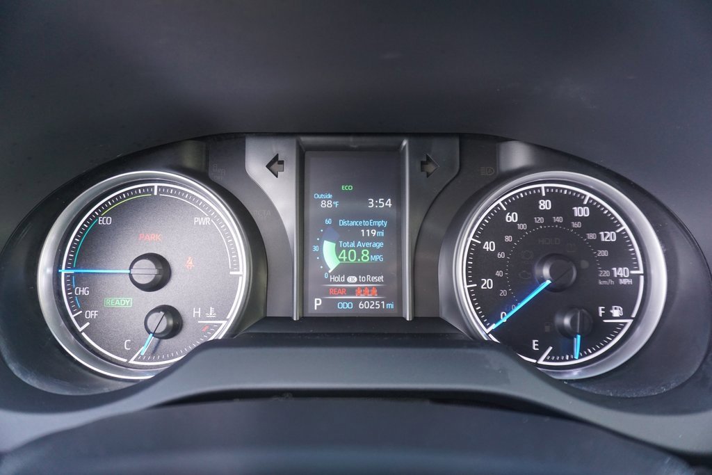 Certified 2022 Toyota Venza LE image 5