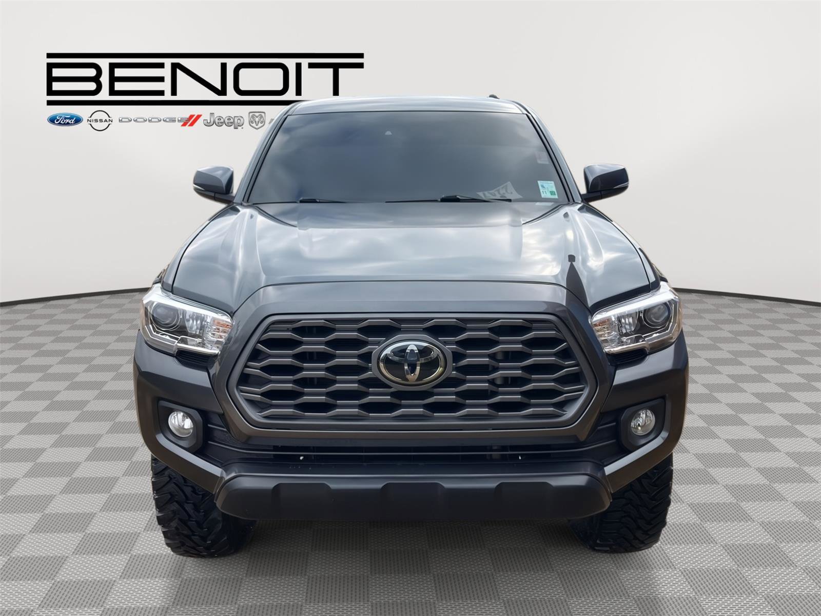 Used 2023 Toyota Tacoma TRD Off-Road w/ Technology Package image 2