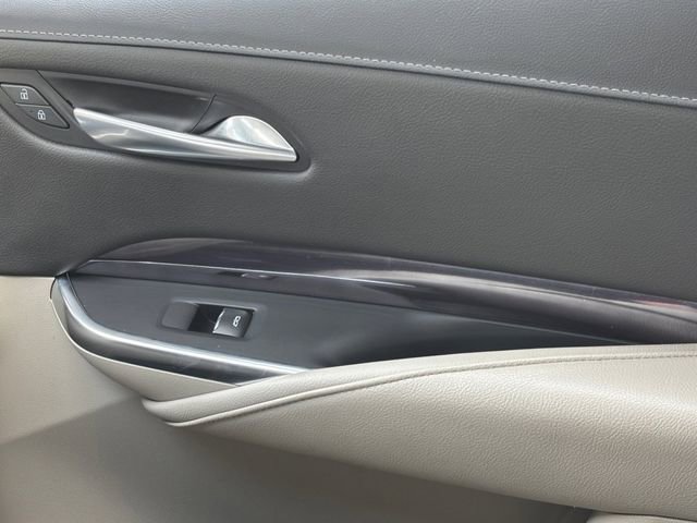 Used 2023 Cadillac XT4 Luxury w/ Cold Weather Package FWD image 31