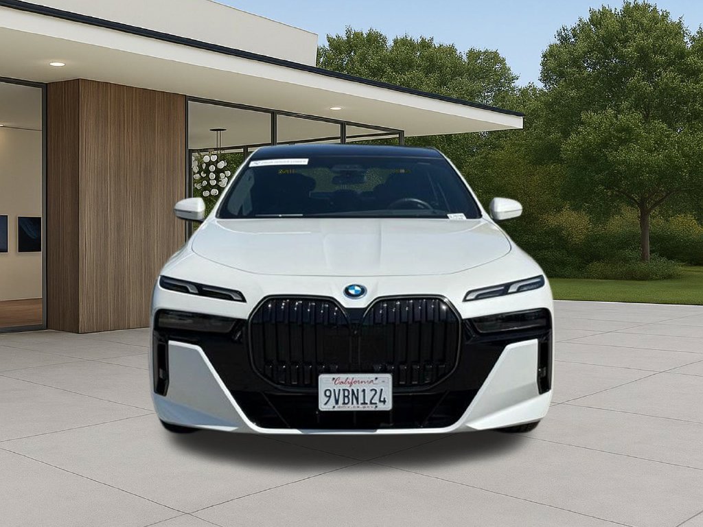 Used 2026 BMW 750e xDrive AWD/4WD image 4