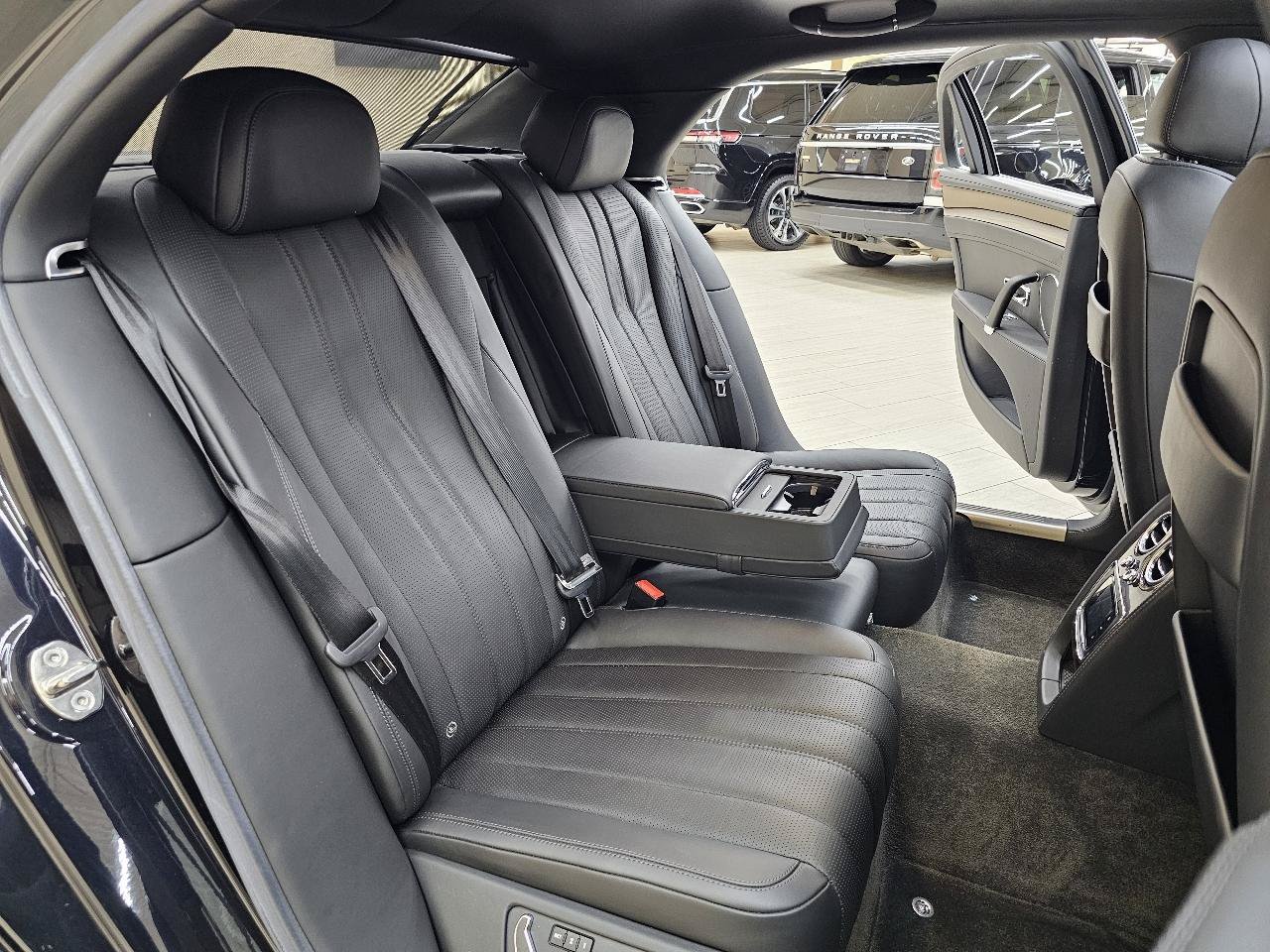 Used 2014 Bentley Flying Spur W12 AWD/4WD image 23