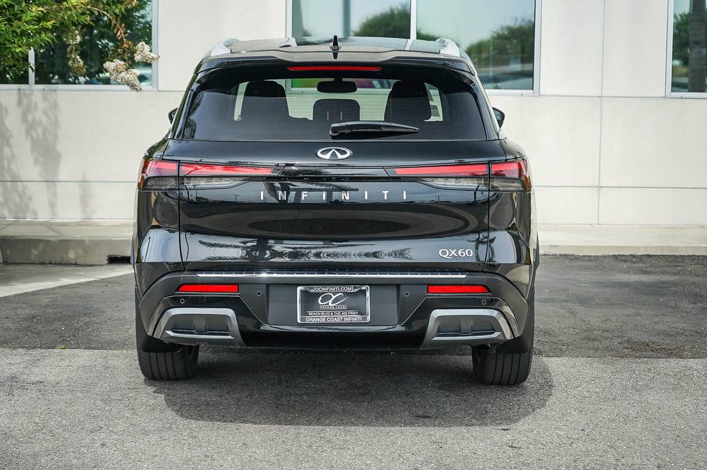 Certified 2022 INFINITI QX60 Luxe w/ Cargo Package FWD image 5