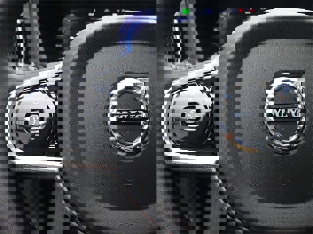 Certified 2023 Volvo XC60 B5 Plus image 15