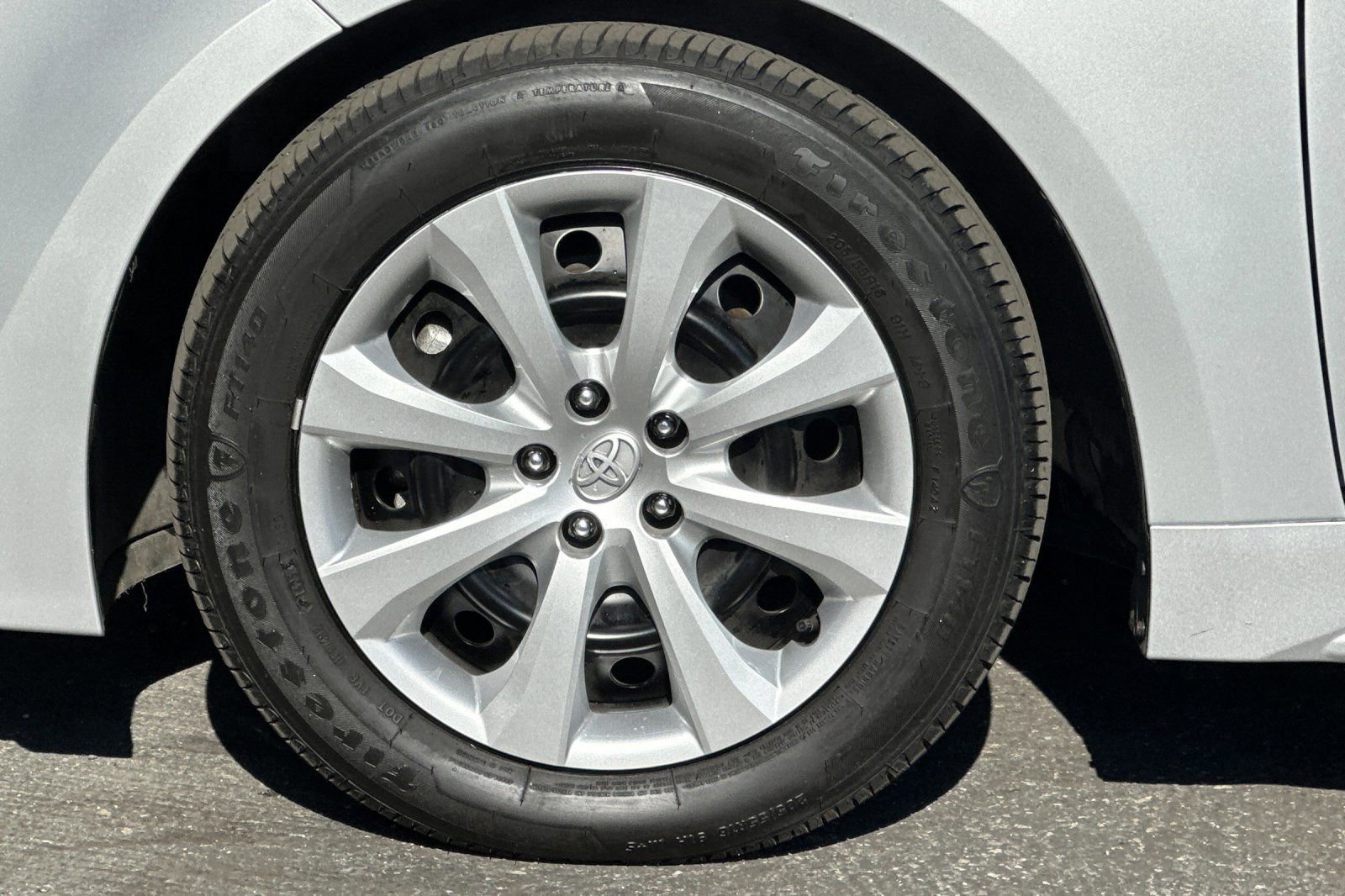 Used 2025 Toyota Corolla LE image 24