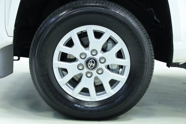 Used 2025 Toyota Tacoma SR5 AWD/4WD image 9