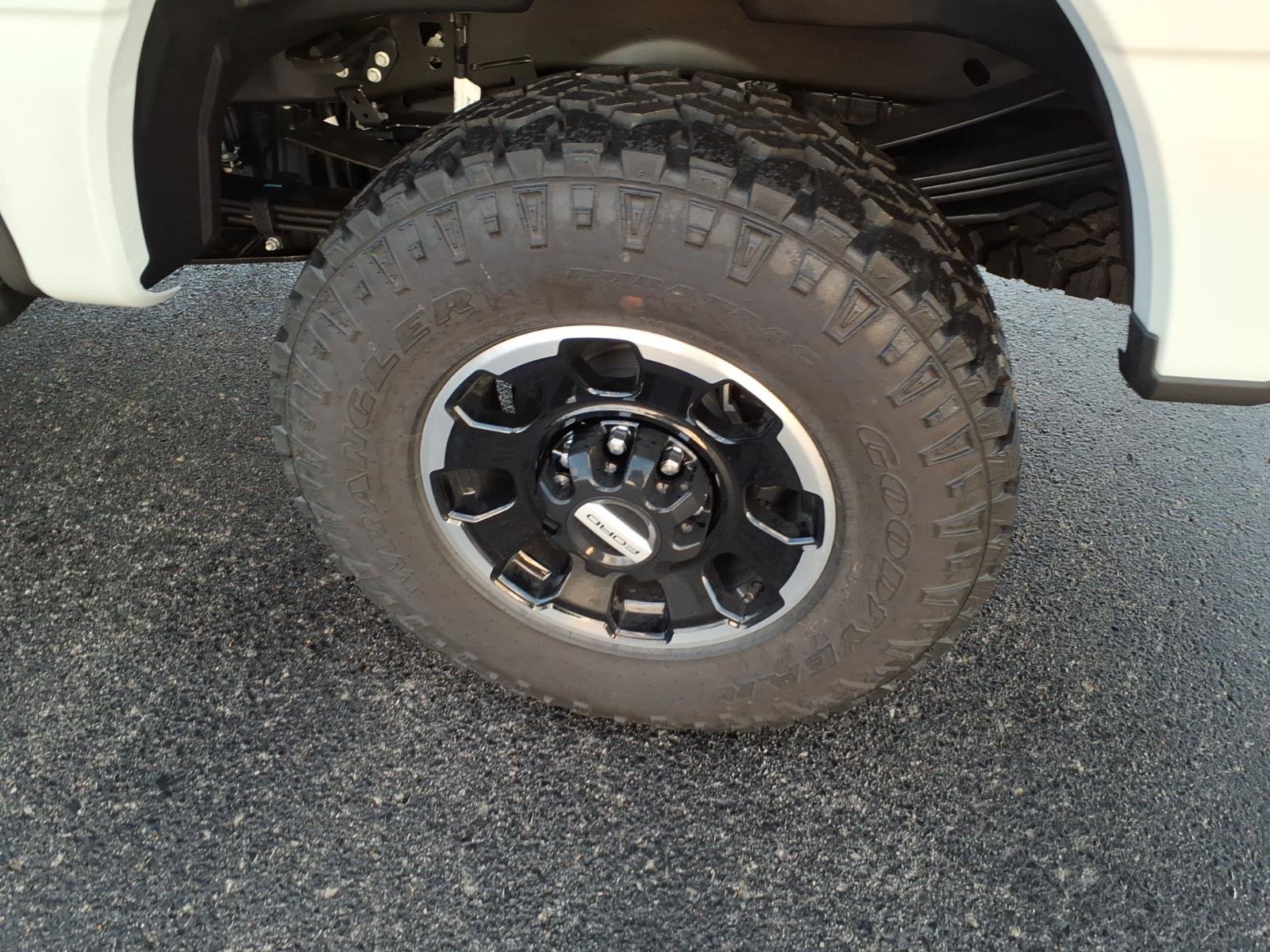 New 2026 Ford F250 Platinum w/ Tremor Off-Road Package image 7