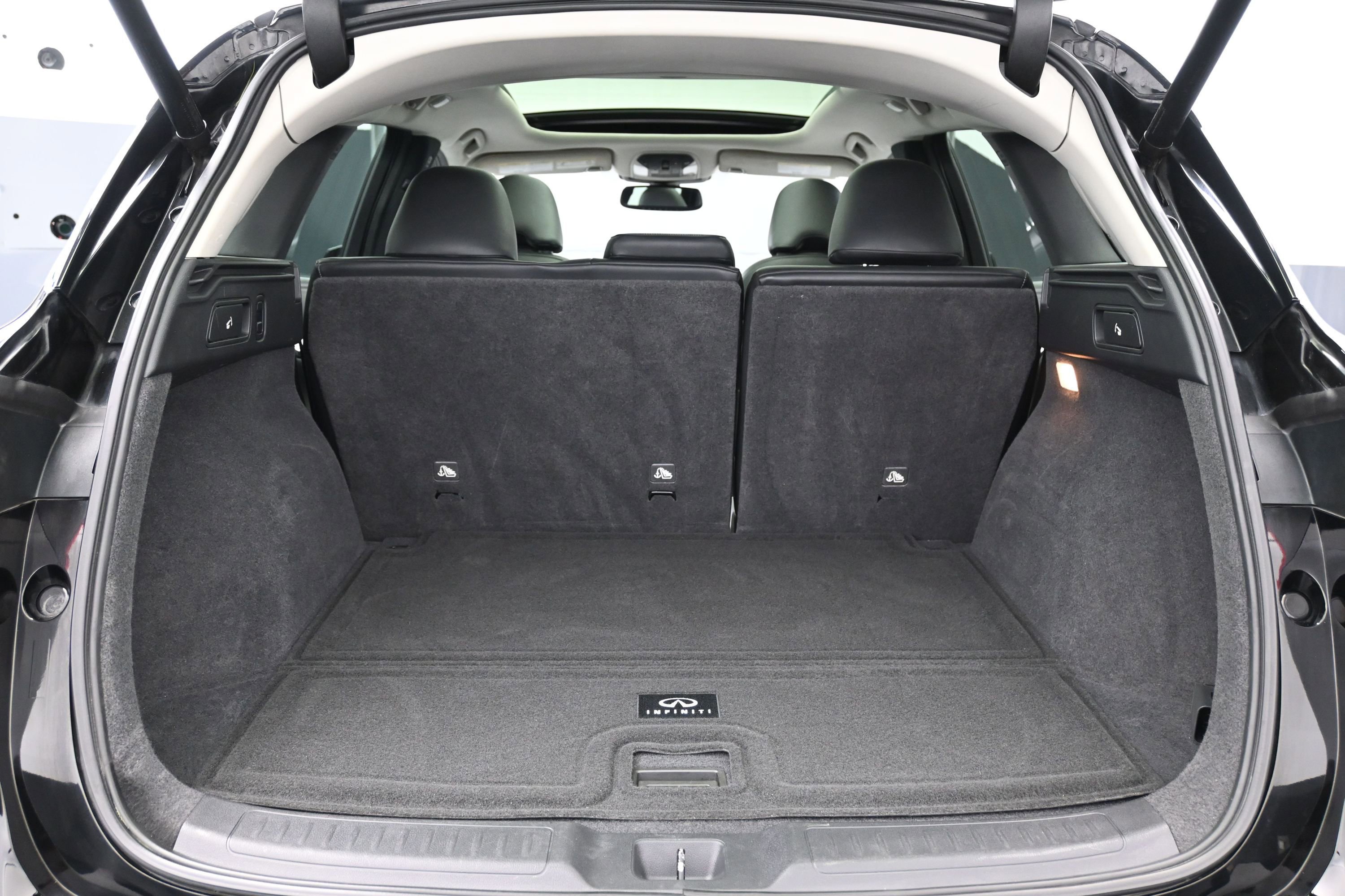Used 2019 INFINITI QX50 Essential w/ Proactive Package FWD image 7