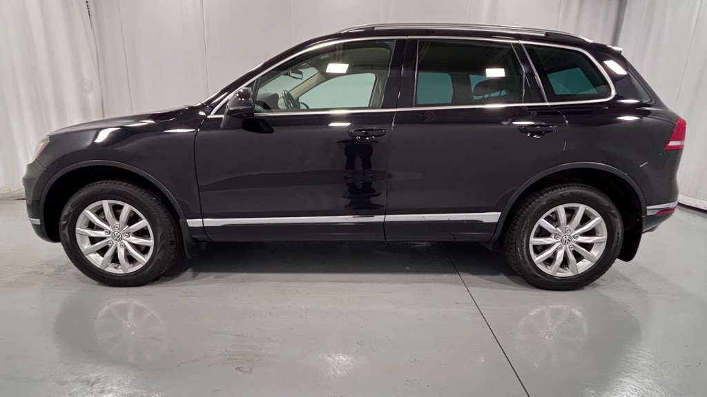 Used 2016 Volkswagen Touareg VR6 AWD/4WD image 8