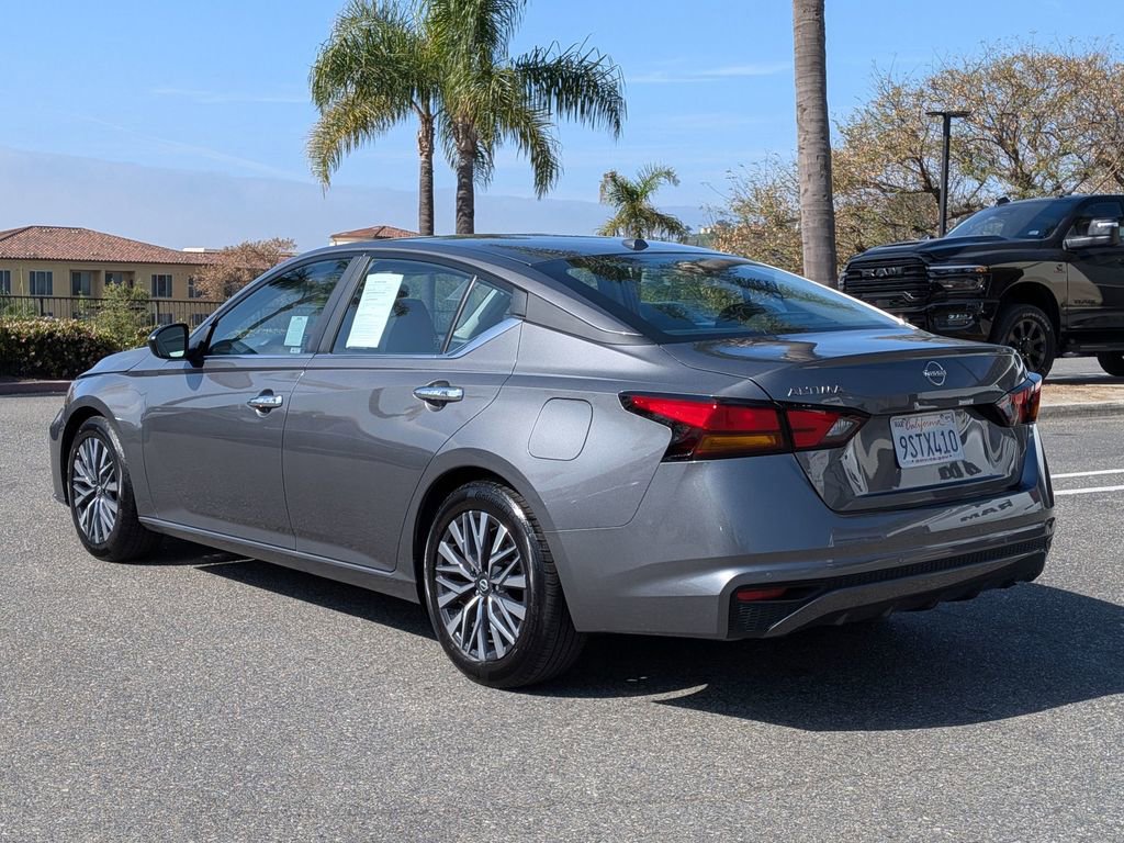 Used 2025 Nissan Altima 2.5 SV image 7