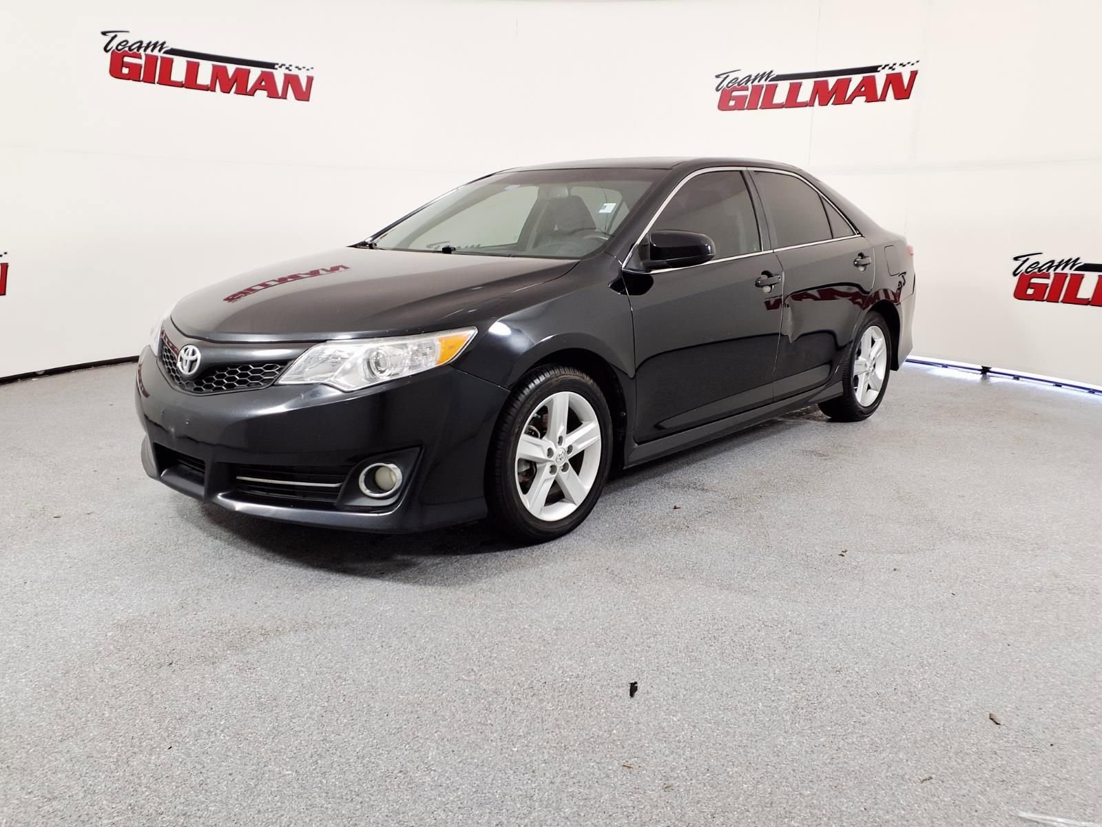 Used 2014 Toyota Camry SE FWD image 3
