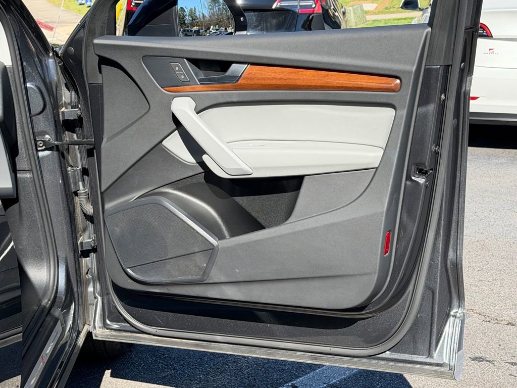 Used 2022 Audi Q5 2.0T Premium image 37