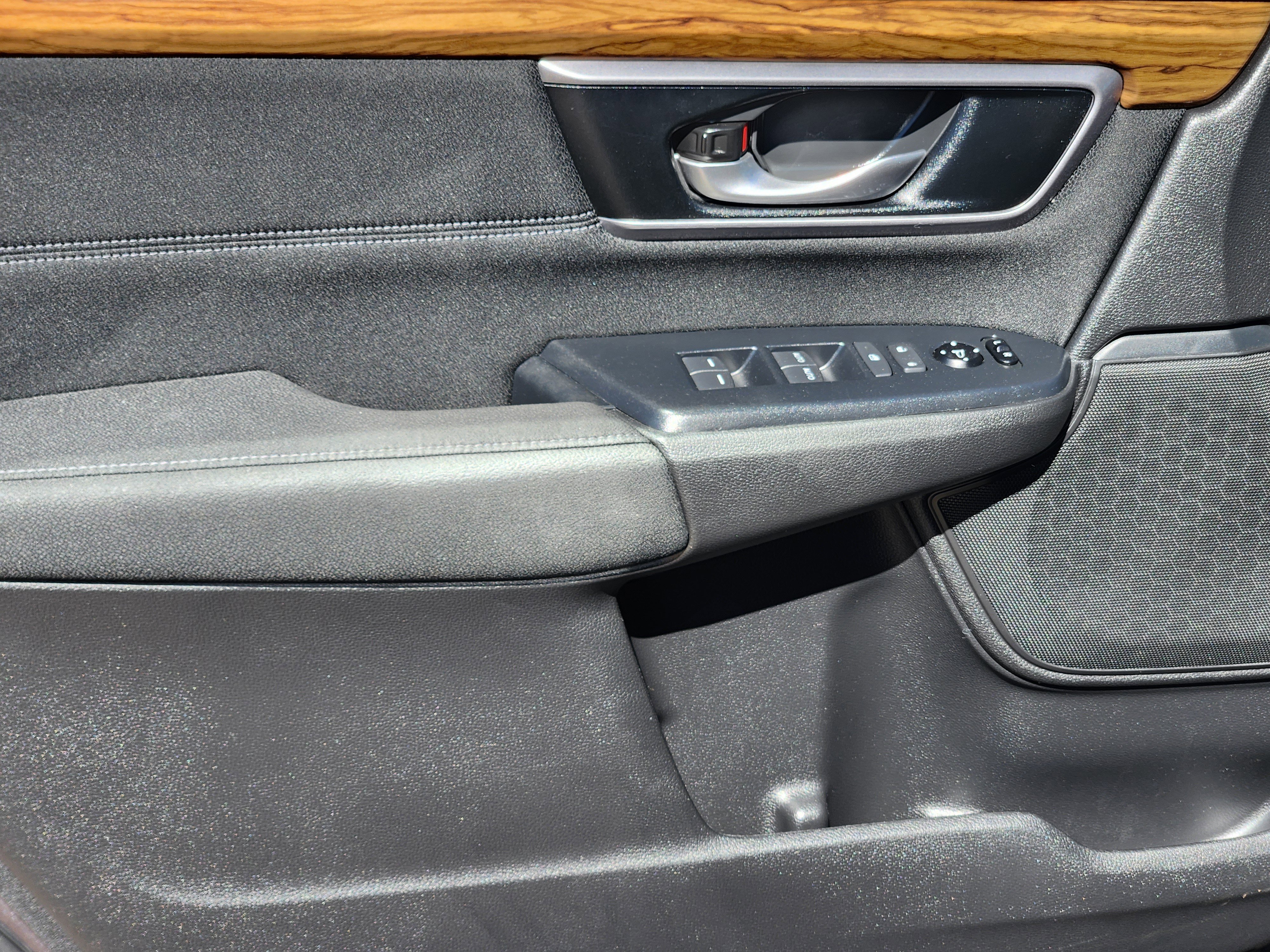 Used 2018 Honda CR-V EX image 17