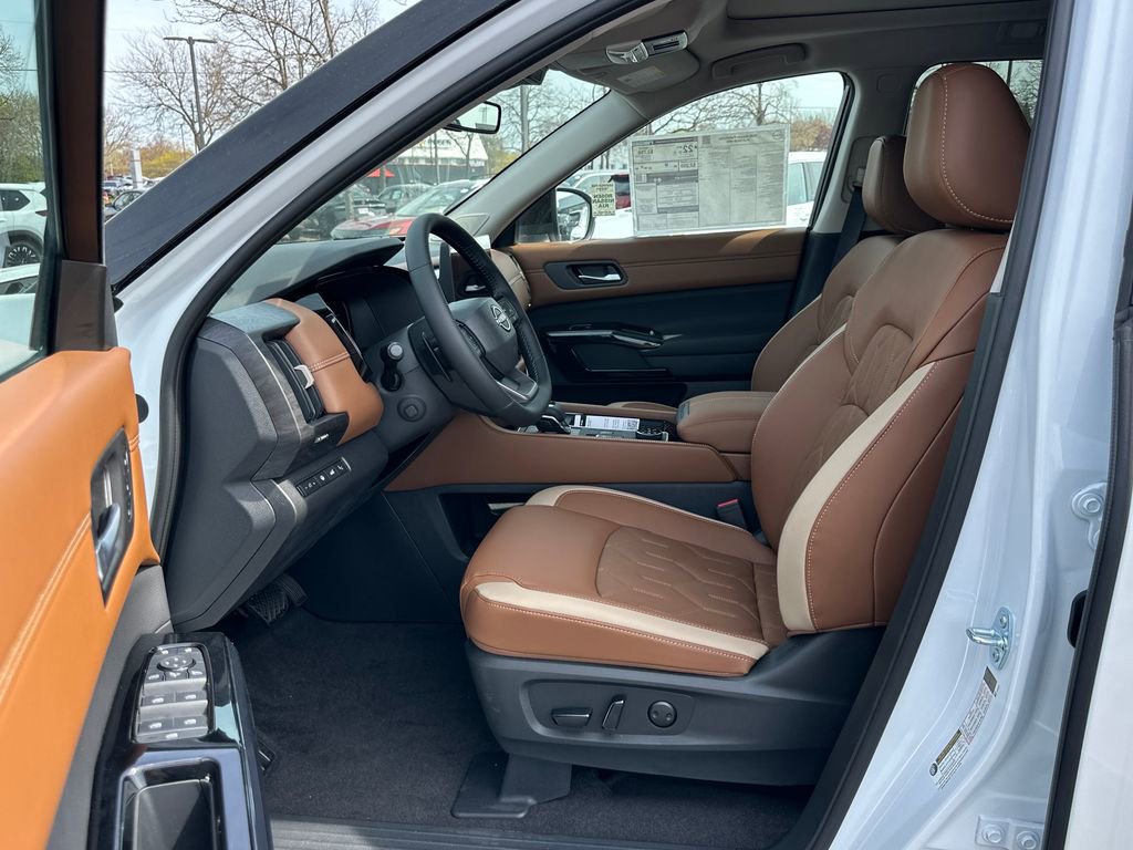 New 2026 Nissan Pathfinder Platinum AWD/4WD image 8