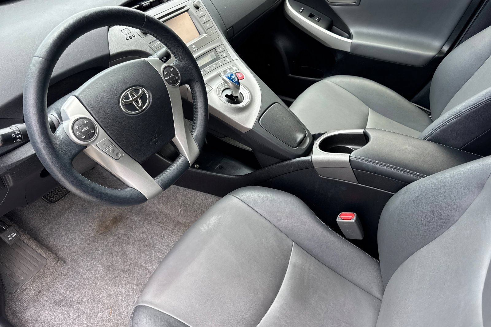 Used 2015 Toyota Prius Five FWD image 10