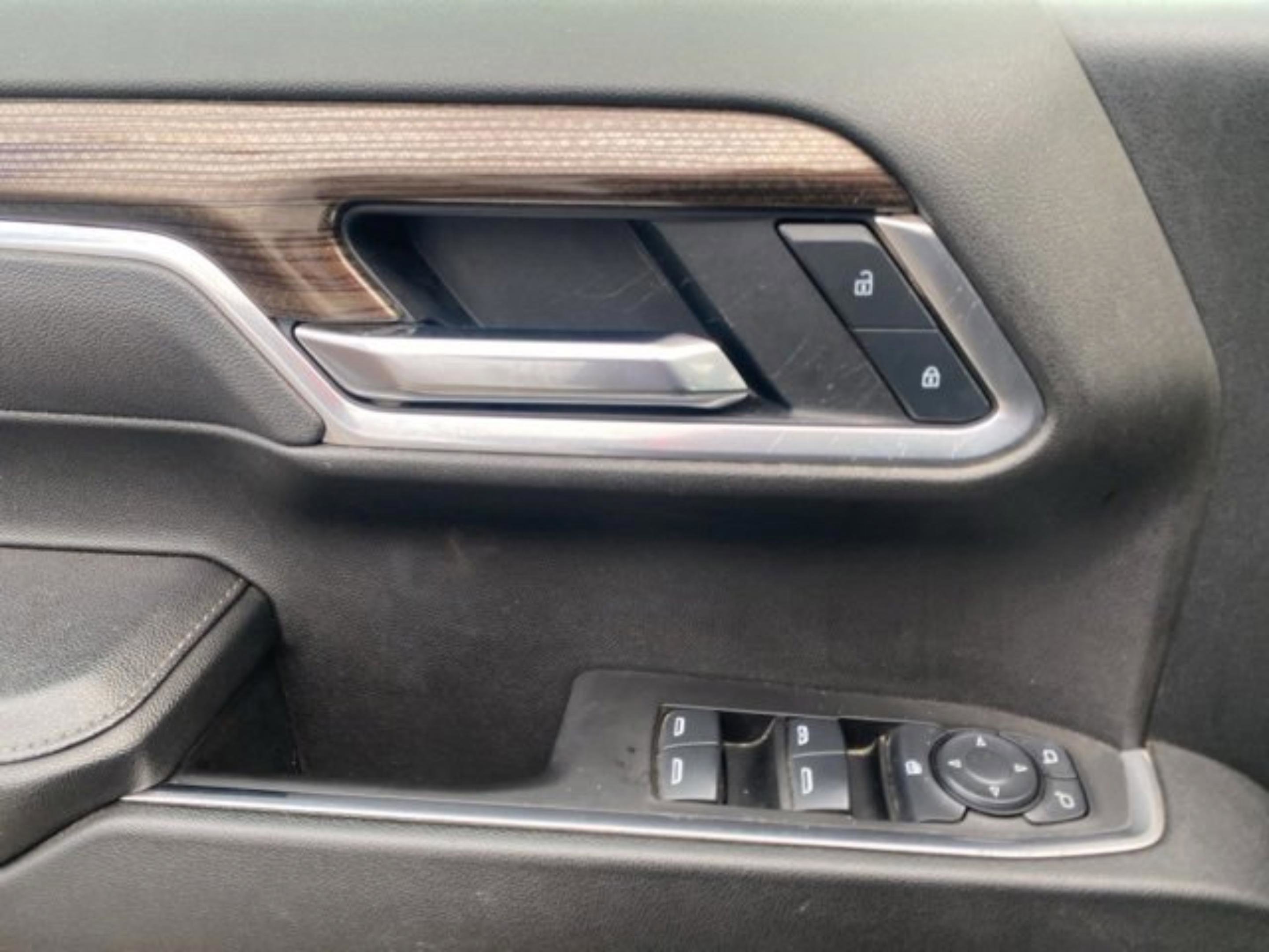 Used 2025 Chevrolet Silverado 1500 LT image 13