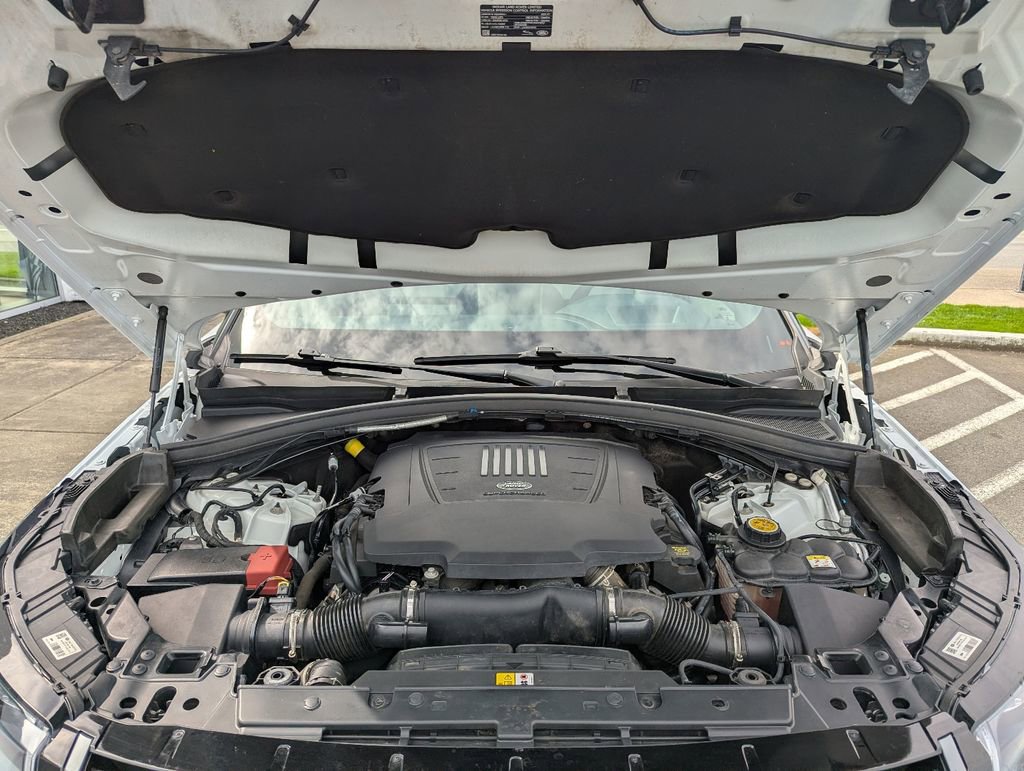 Used 2020 Land Rover Range Rover Velar R-Dynamic S image 40