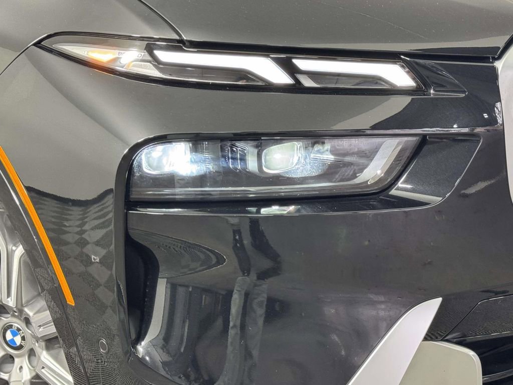 Used 2025 BMW X7 xDrive40i w/ Parking Assistance Package AWD/4WD image 15