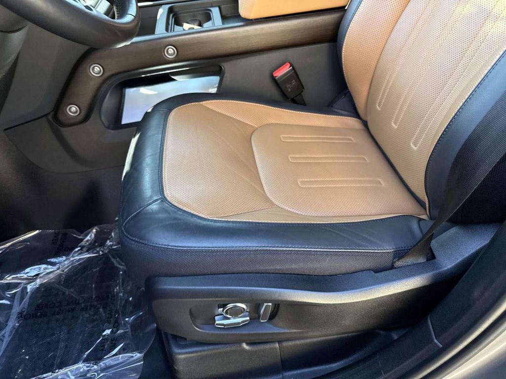 Used 2023 Land Rover Defender 130 X image 28