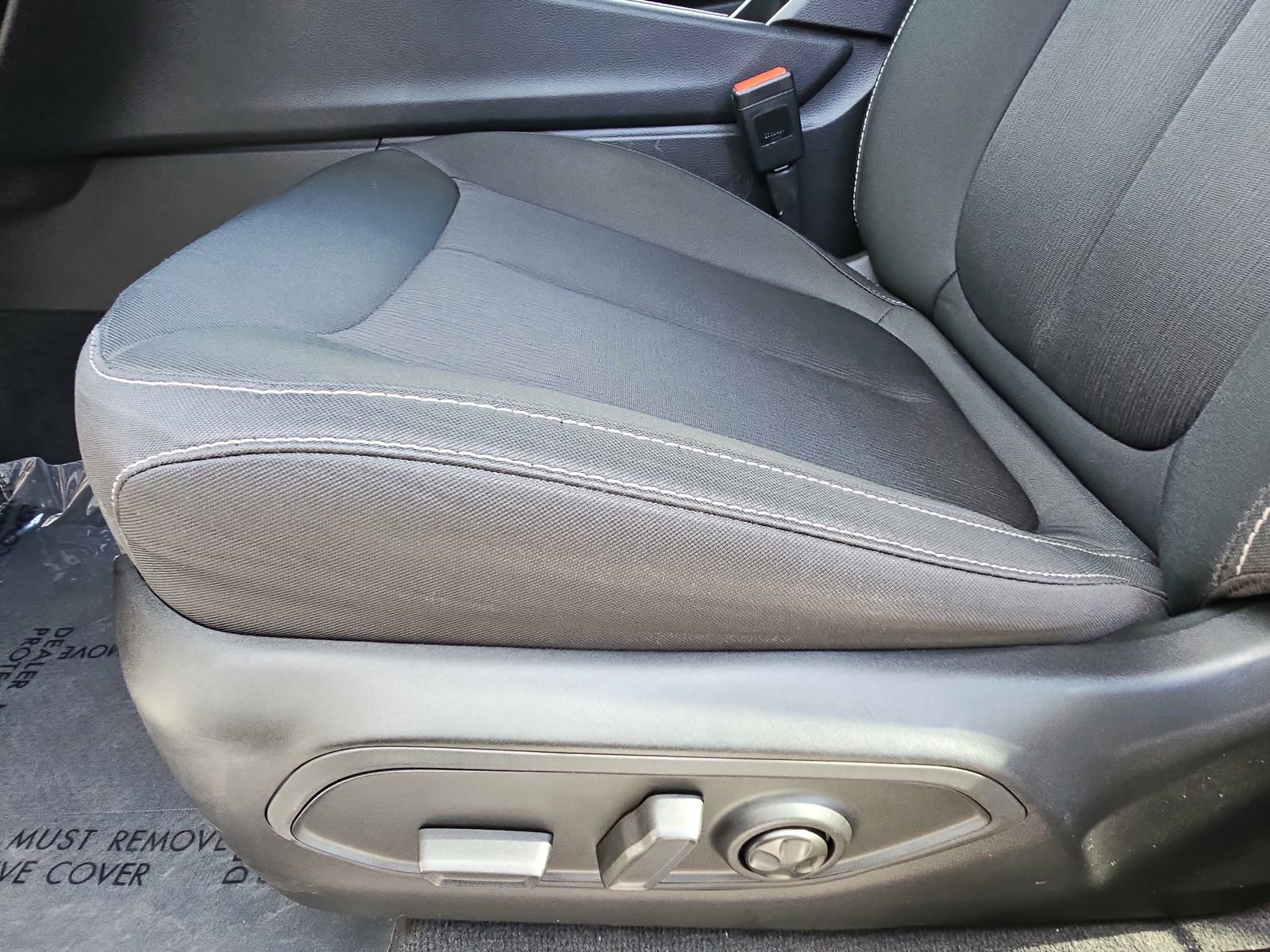 Used 2025 Jeep Grand Cherokee L Laredo RWD image 29