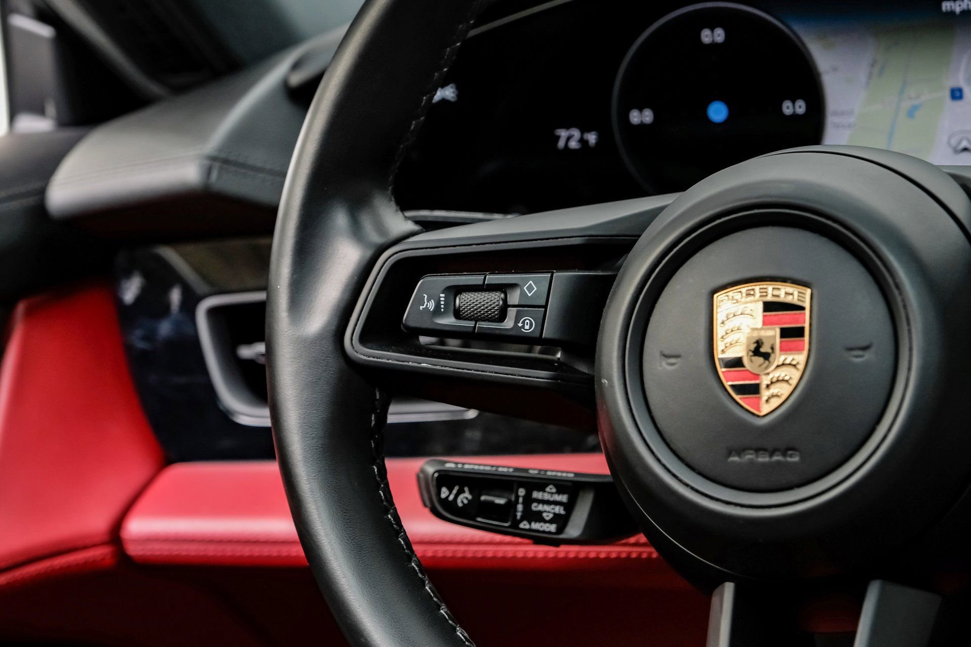 Used 2023 Porsche Taycan image 21