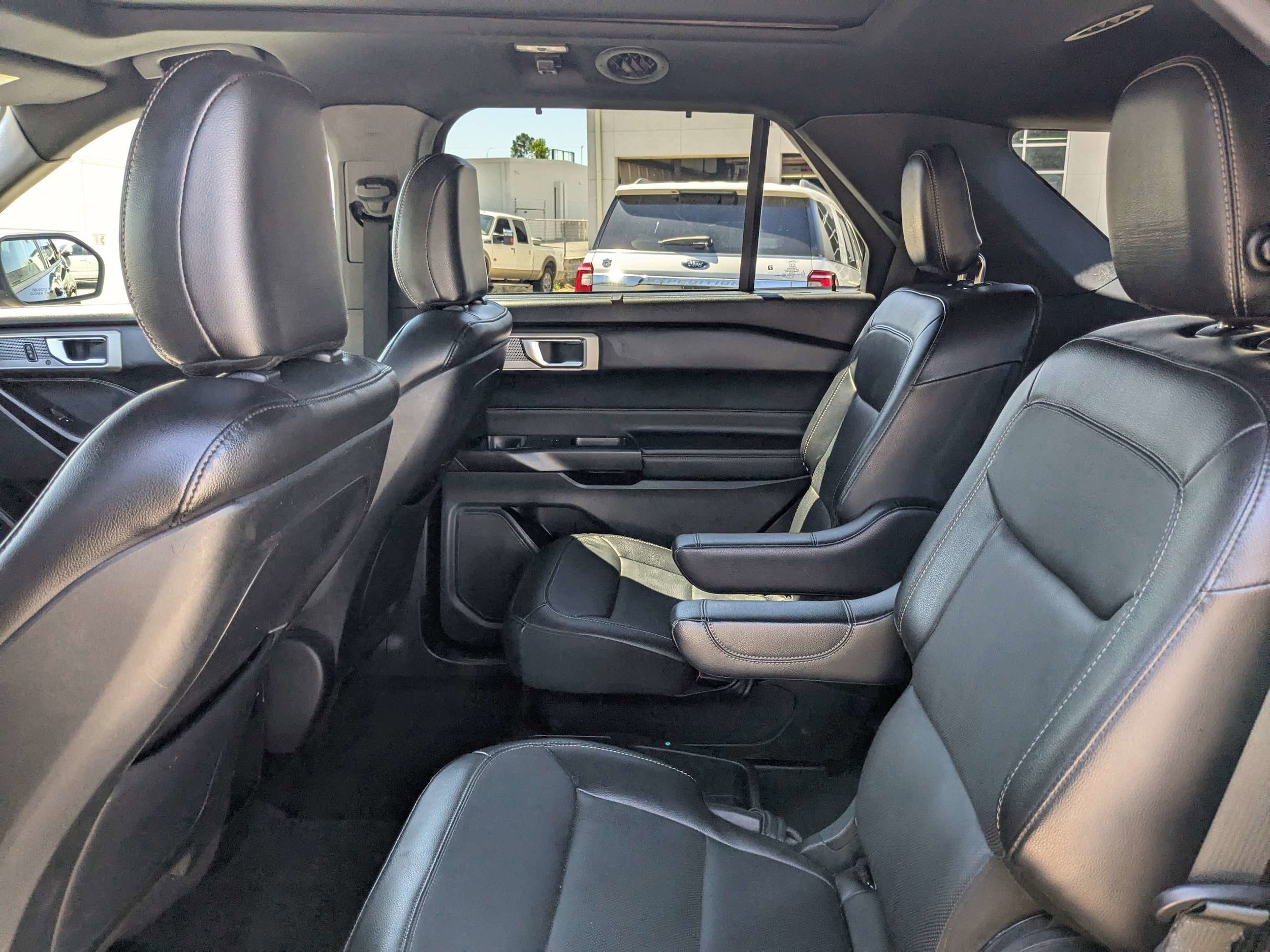 Used 2020 Ford Explorer Limited RWD image 11