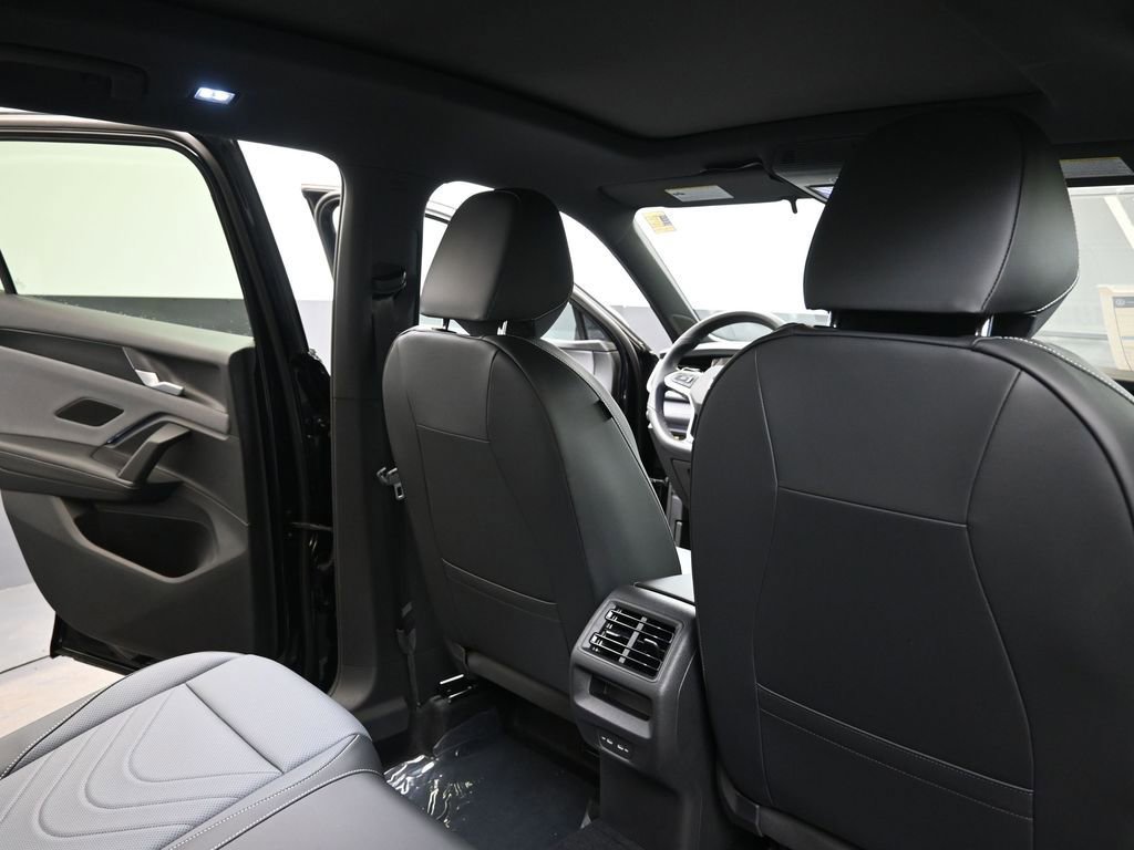 New 2026 Volkswagen Tiguan SE R-Line image 15