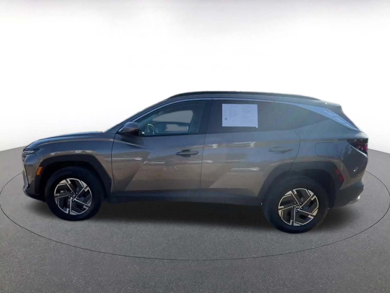 Used 2025 Hyundai Tucson Blue image 9