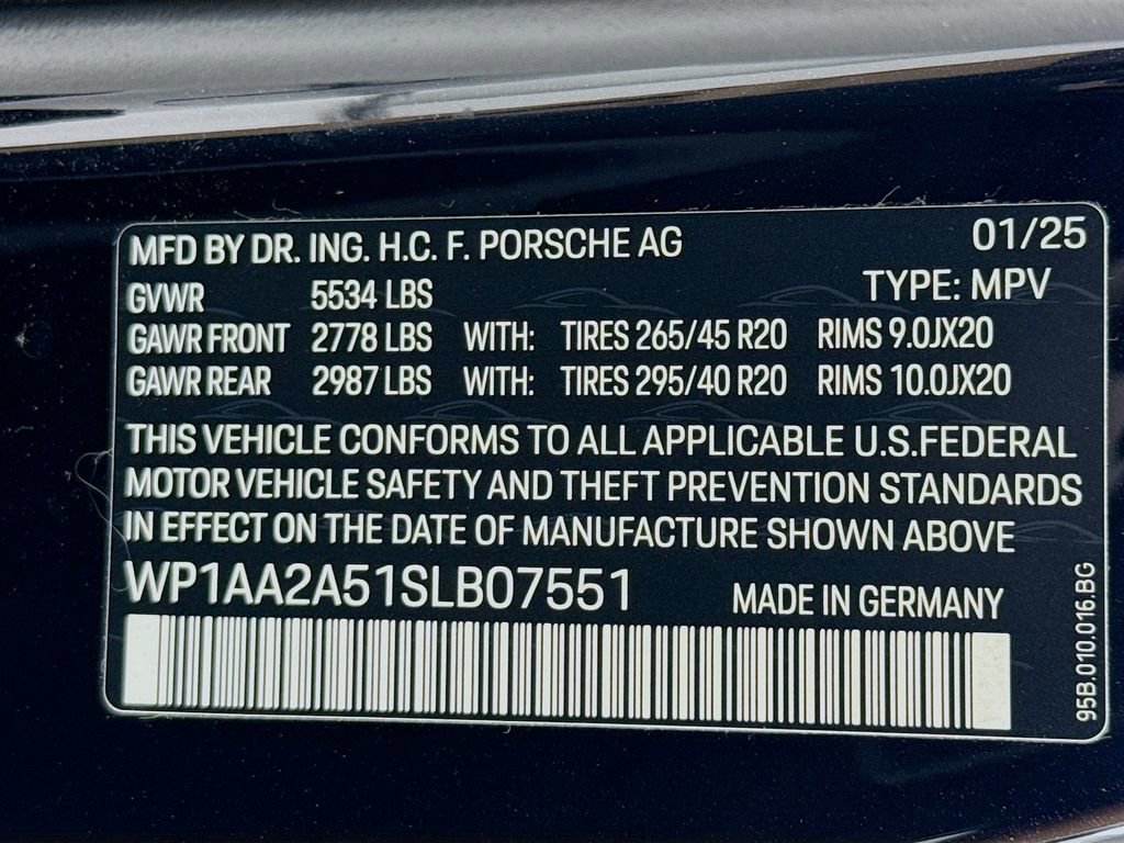 Certified 2025 Porsche Macan image 37