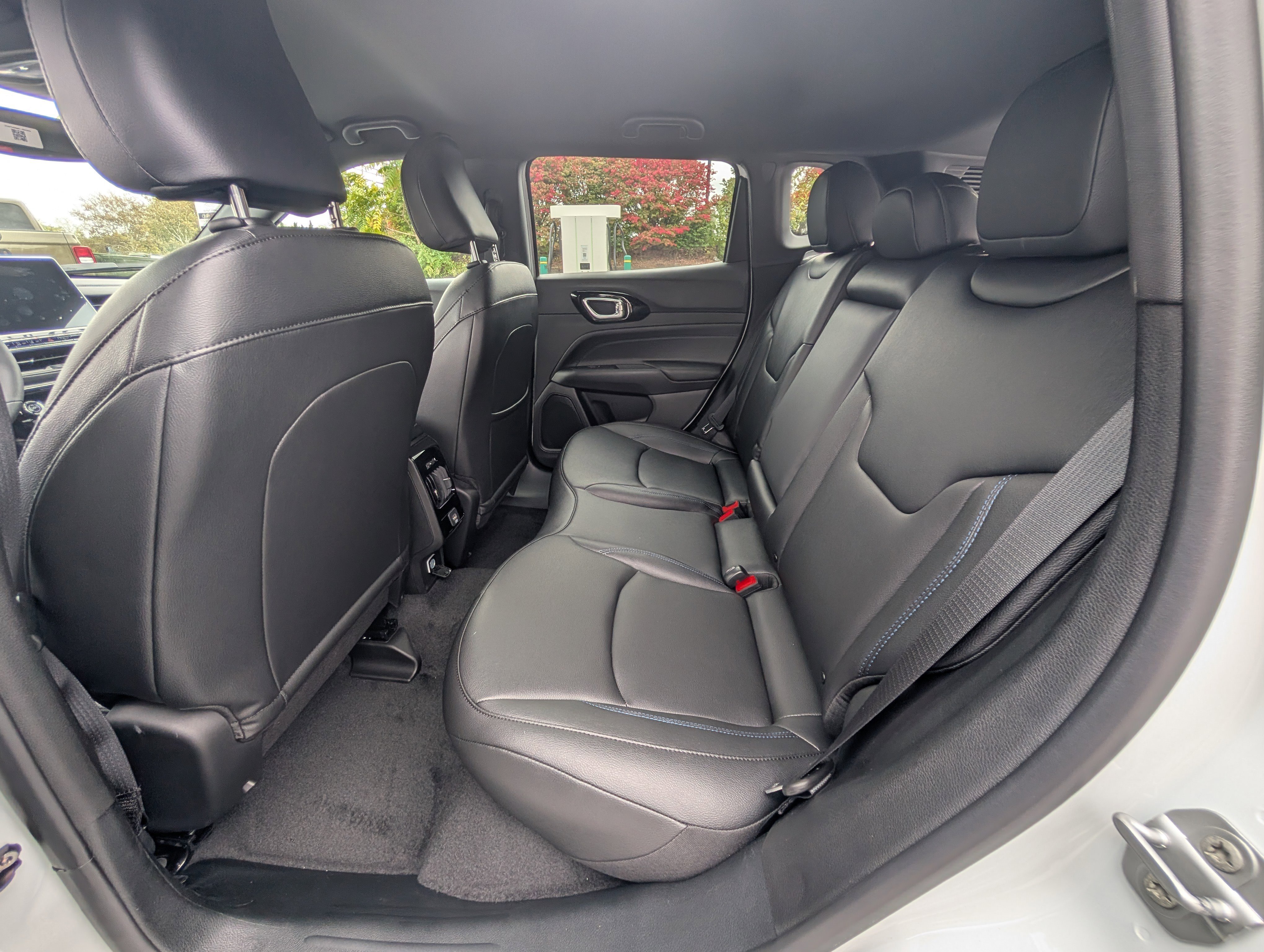 New 2026 Jeep Compass Limited image 8
