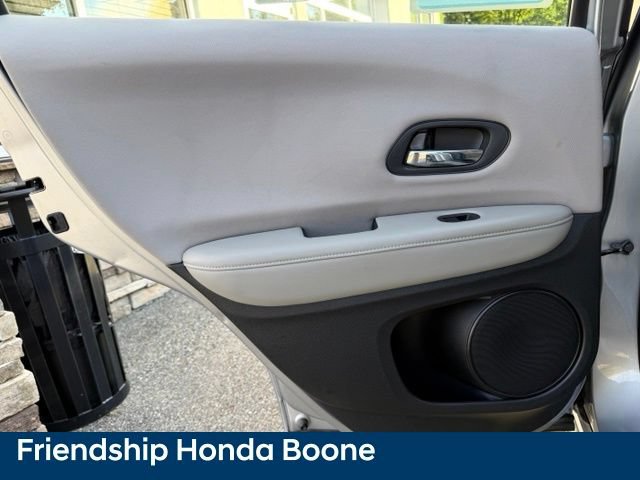 Used 2017 Honda HR-V LX image 25