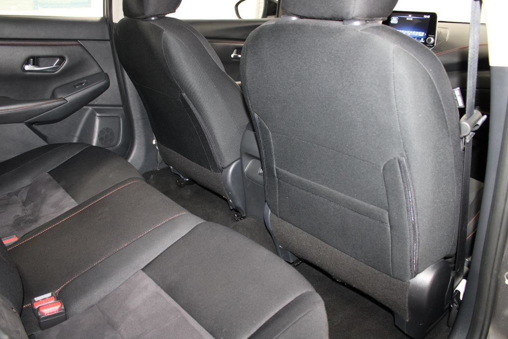 Used 2025 Nissan Sentra SR FWD image 28