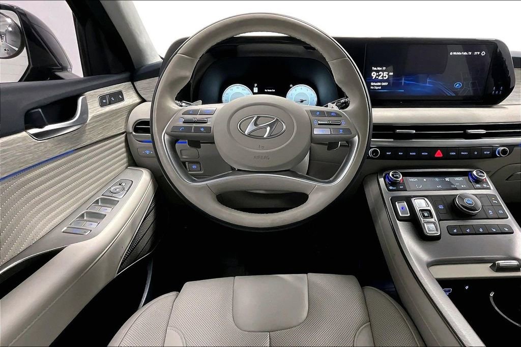 Used 2025 Hyundai Palisade Calligraphy image 7