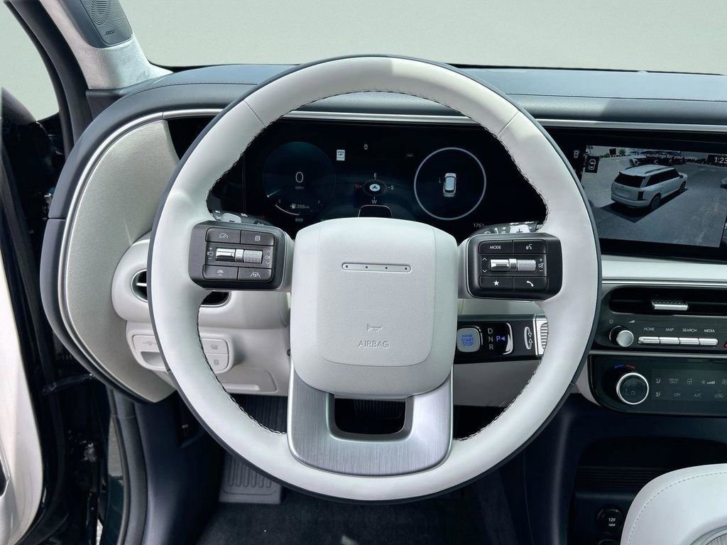 Certified 2026 Hyundai Palisade Calligraphy FWD image 33