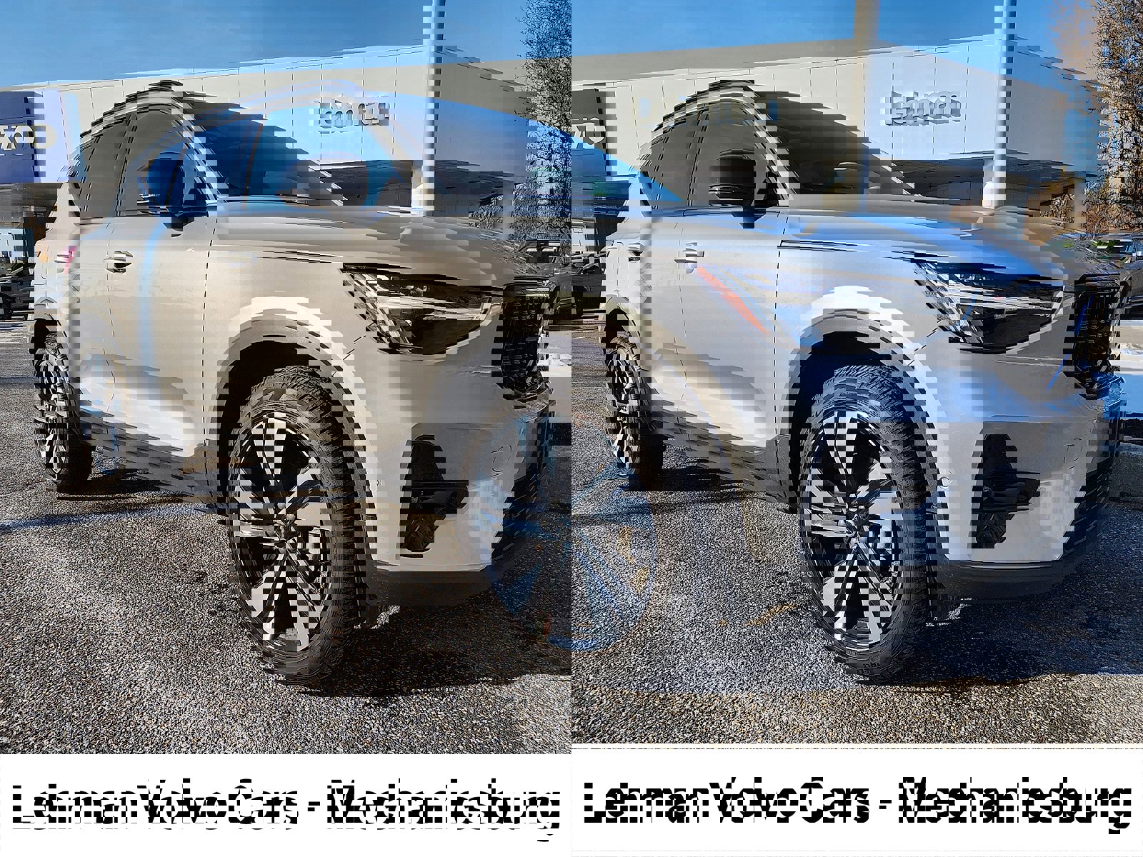 Certified 2024 Volvo XC40 B5 Plus w/ Climate Package image 1