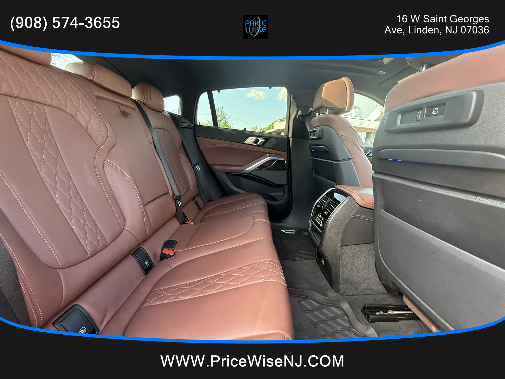 Used 2021 BMW X6 M50i w/ Executive Package image 24