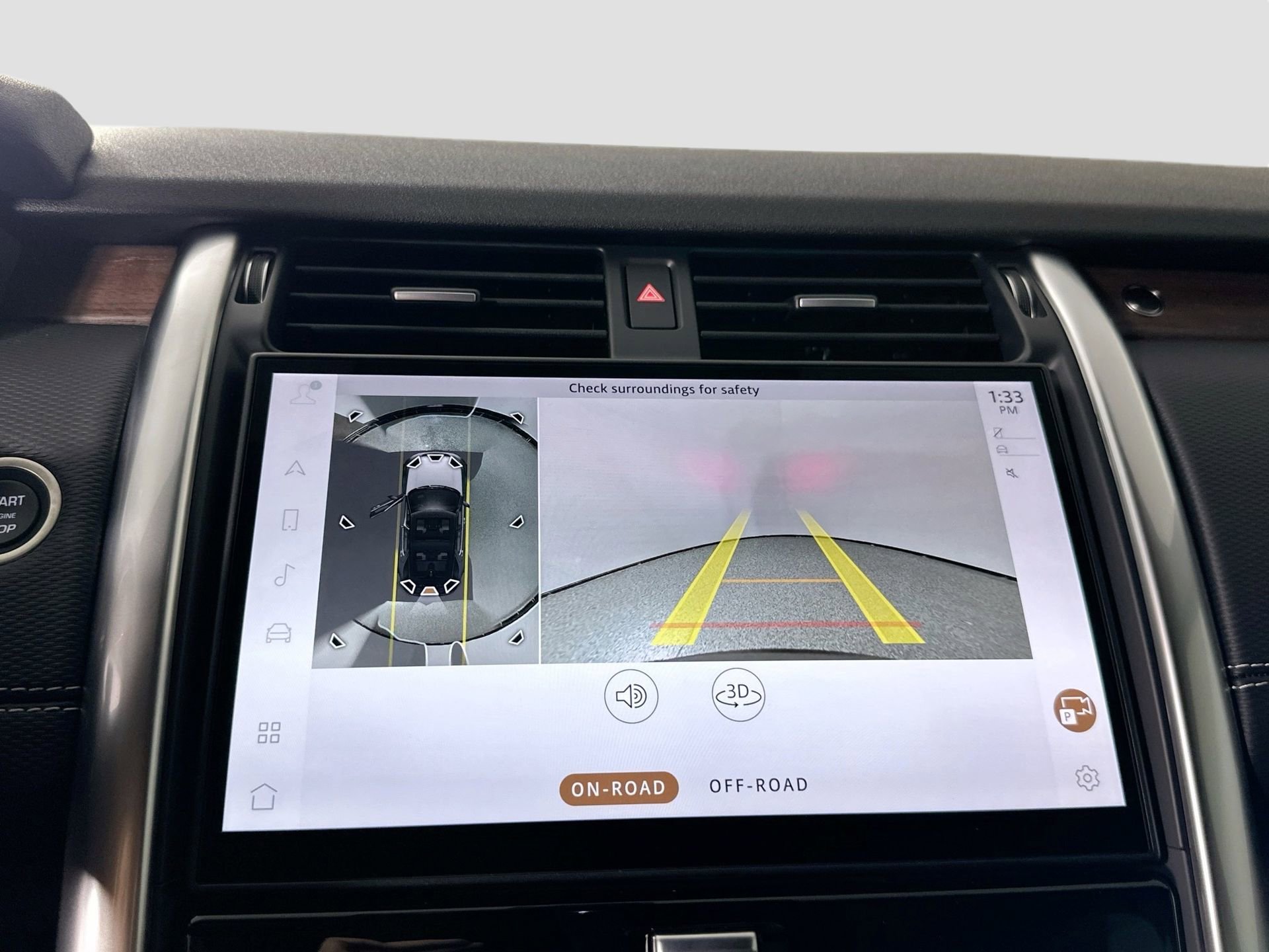 Certified 2024 Land Rover Discovery Dynamic SE image 13