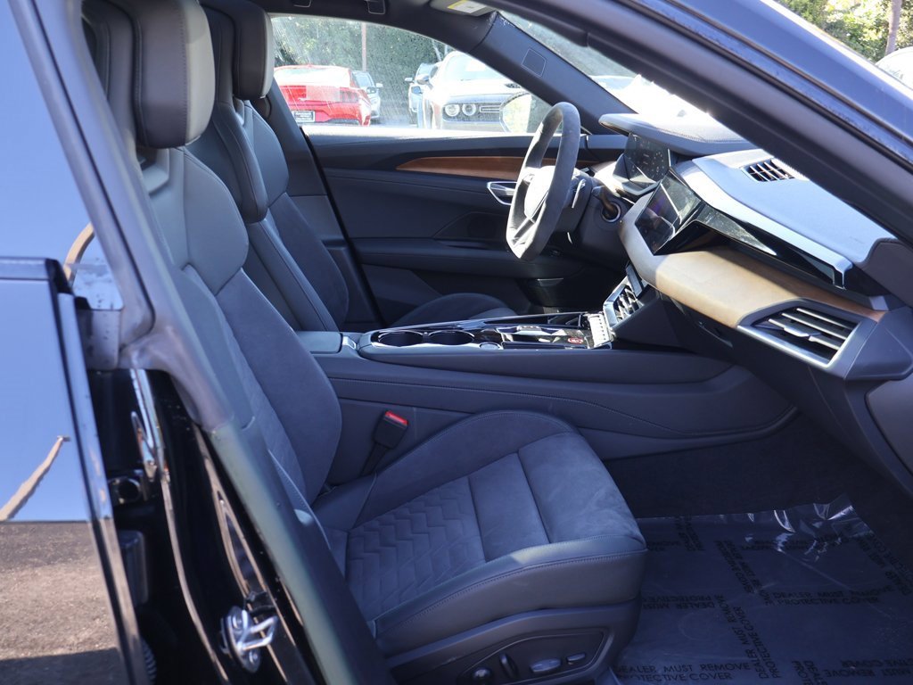 Used 2023 Audi e-tron GT Premium Plus image 29