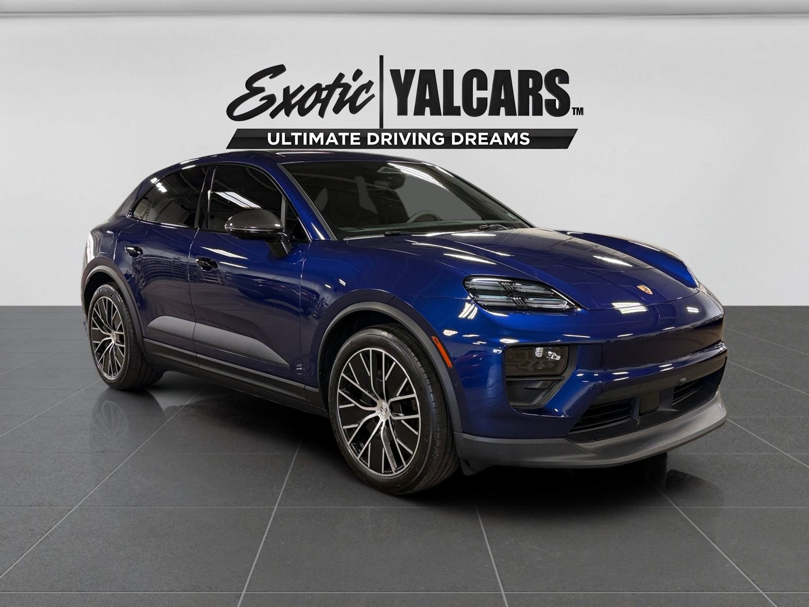 Used 2024 Porsche Macan 4 Electric image 7