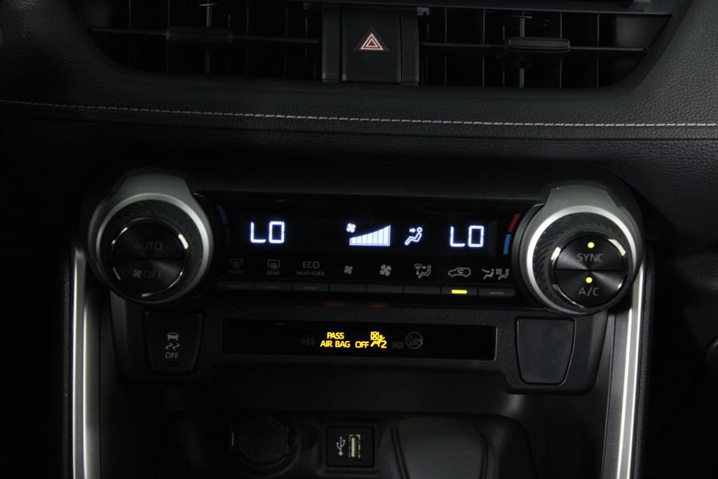 Used 2025 Toyota RAV4 LE AWD/4WD image 21