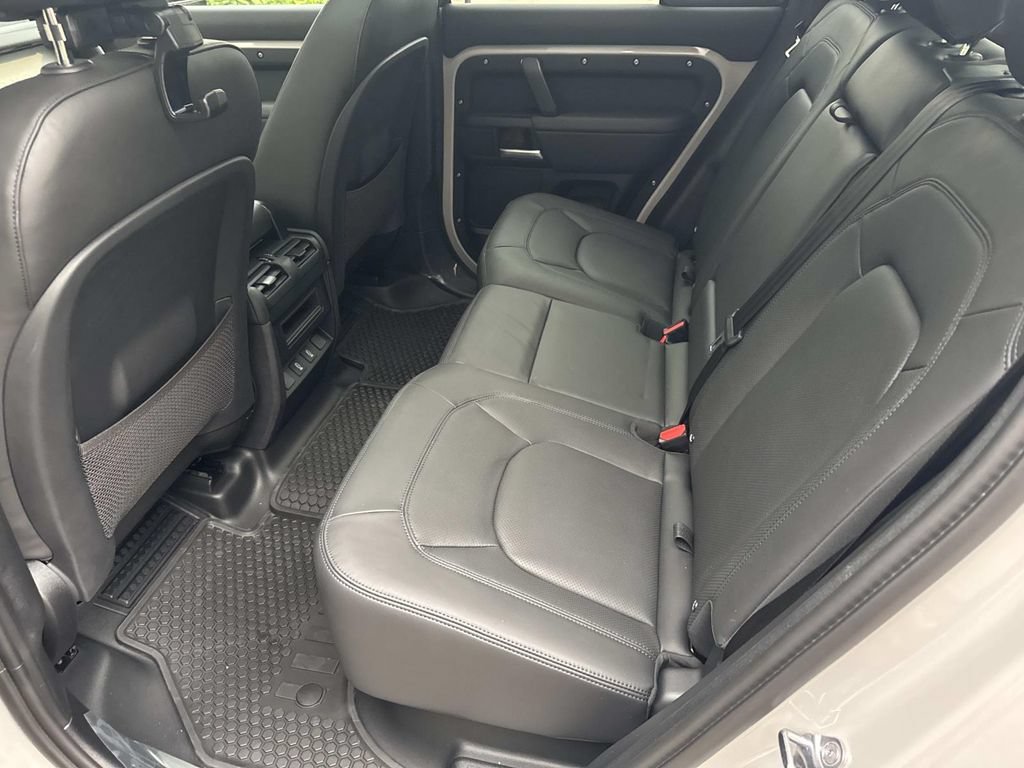 New 2026 Land Rover Defender 110 X-Dynamic SE AWD/4WD image 15